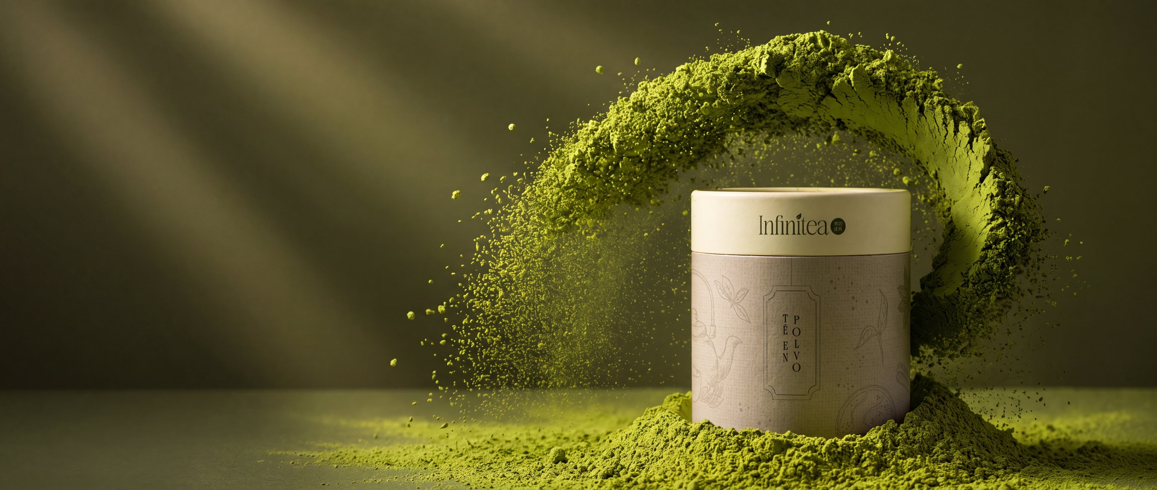 El ritual que te enciende — matcha, empaque de cartón